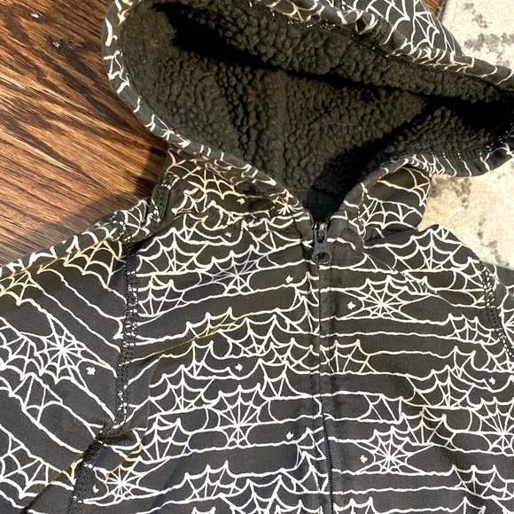 🕸🕷 Baby Spiderweb Sweatpants and Sweatshirt - Picture 4 of 5